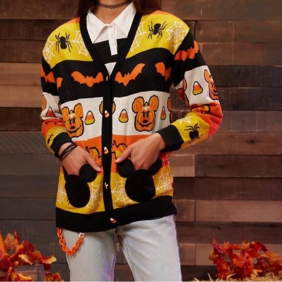 Disney Sweaters - 🕸️Disney Mickey Halloween Icons Cardigan Size L🕸️